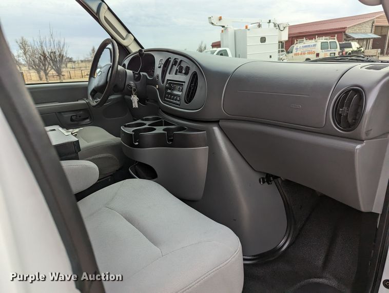 image for item LF9599 2007 Ford E250  van