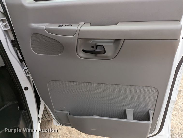 image for item LF9599 2007 Ford E250  van