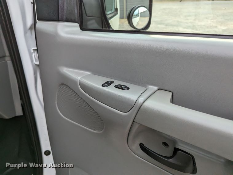 image for item LF9599 2007 Ford E250  van