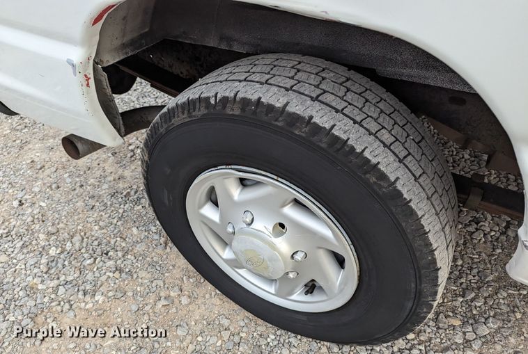 image for item LF9599 2007 Ford E250  van