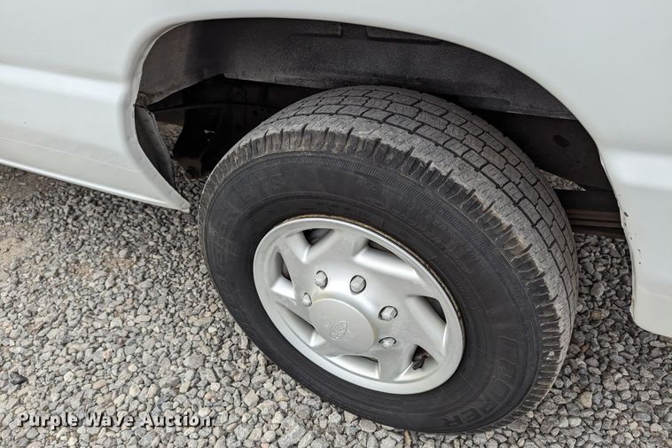 image for item LF9599 2007 Ford E250  van
