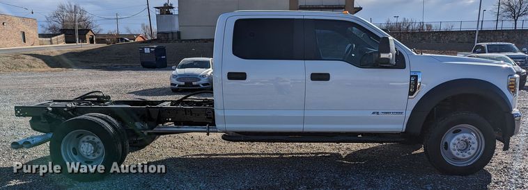 image for item LF9600 2019 Ford F550 Super Duty XL  Crew Cab truck cab and chassis