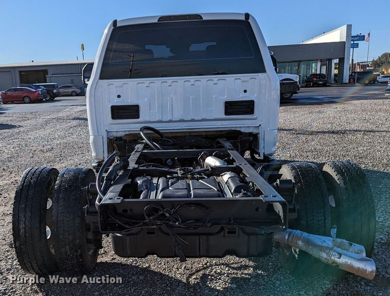 image for item LF9600 2019 Ford F550 Super Duty XL  Crew Cab truck cab and chassis