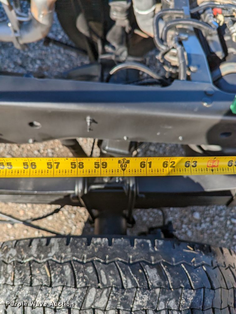 image for item LF9600 2019 Ford F550 Super Duty XL  Crew Cab truck cab and chassis