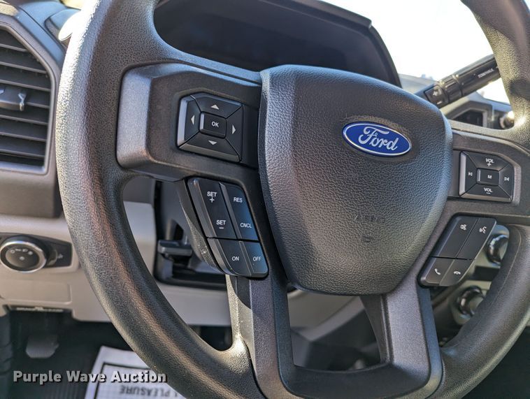 image for item LF9600 2019 Ford F550 Super Duty XL  Crew Cab truck cab and chassis