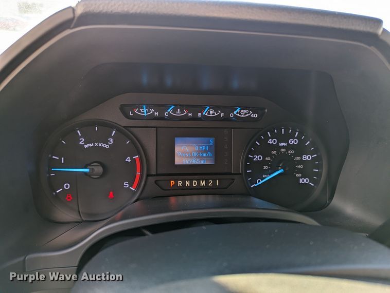 image for item LF9600 2019 Ford F550 Super Duty XL  Crew Cab truck cab and chassis