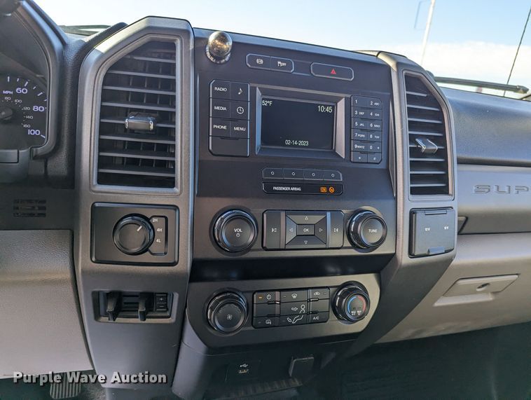 image for item LF9600 2019 Ford F550 Super Duty XL  Crew Cab truck cab and chassis