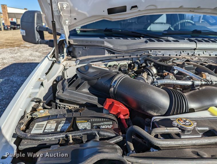 image for item LF9600 2019 Ford F550 Super Duty XL  Crew Cab truck cab and chassis