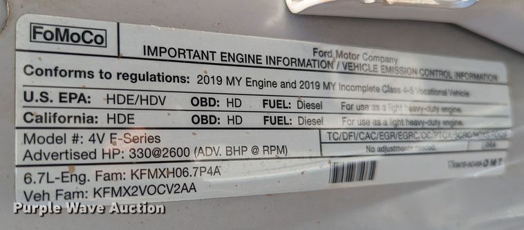 image for item LF9600 2019 Ford F550 Super Duty XL  Crew Cab truck cab and chassis