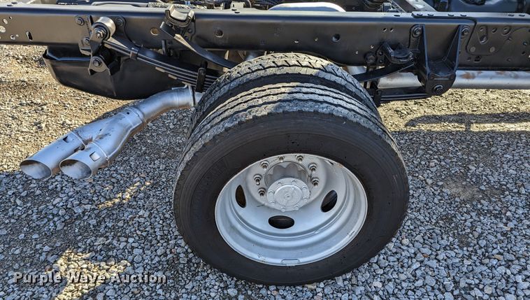 image for item LF9600 2019 Ford F550 Super Duty XL  Crew Cab truck cab and chassis