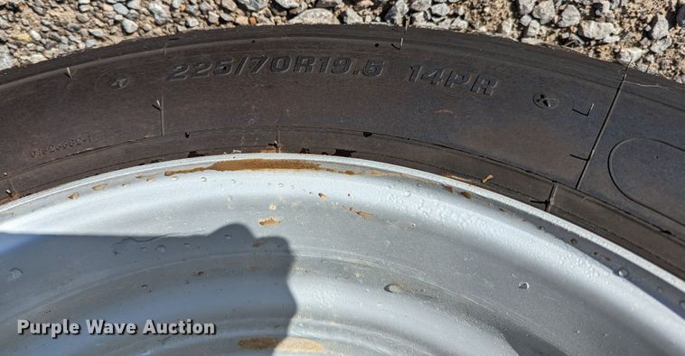 image for item LF9600 2019 Ford F550 Super Duty XL  Crew Cab truck cab and chassis