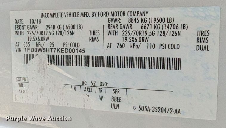 image for item LF9600 2019 Ford F550 Super Duty XL  Crew Cab truck cab and chassis