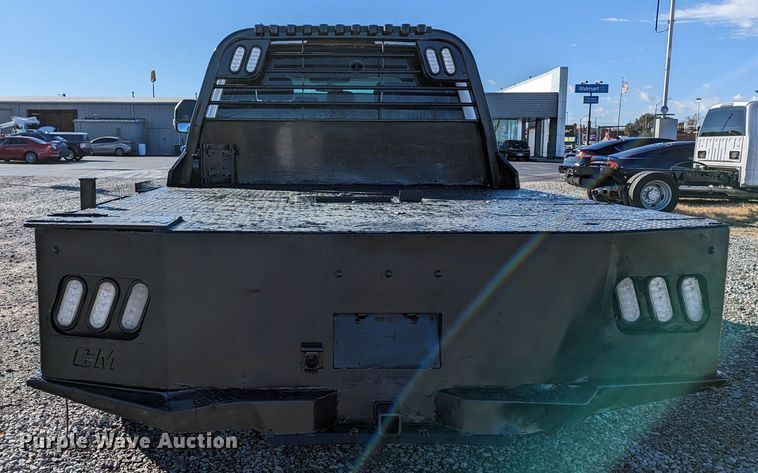 image for item LF9601 2018 Ford F350 Super Duty XL  Crew Cab flatbed pickup truck