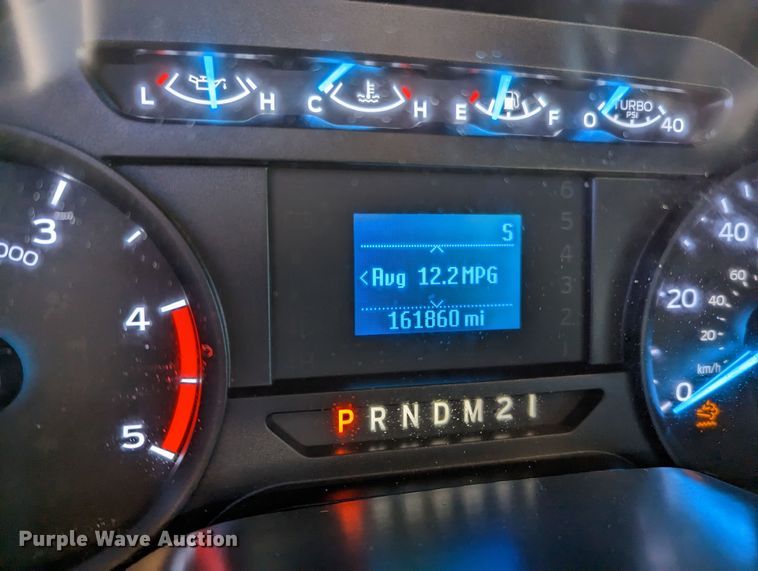 image for item LF9601 2018 Ford F350 Super Duty XL  Crew Cab flatbed pickup truck