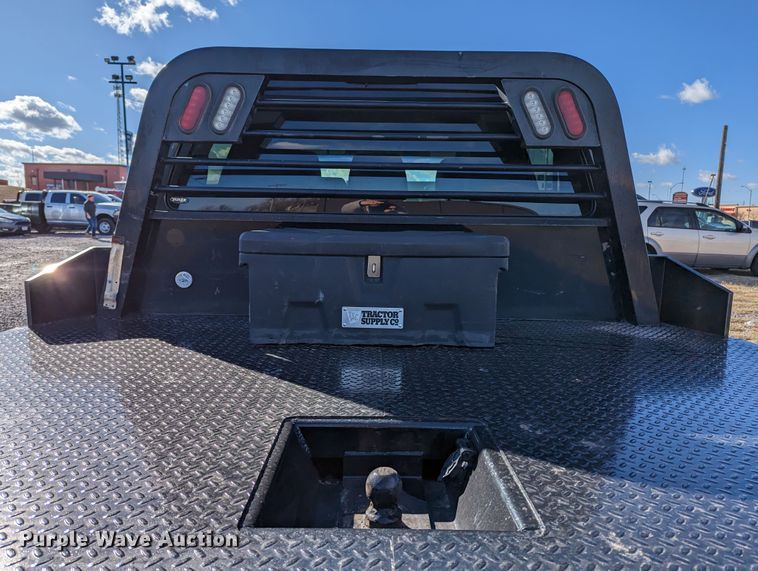 image for item LF9602 2012 Ford  F350 Super Duty XLT  Crew Cab flatbed pickup truck