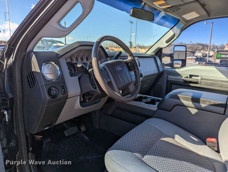 image for item LF9602 2012 Ford  F350 Super Duty XLT  Crew Cab flatbed pickup truck