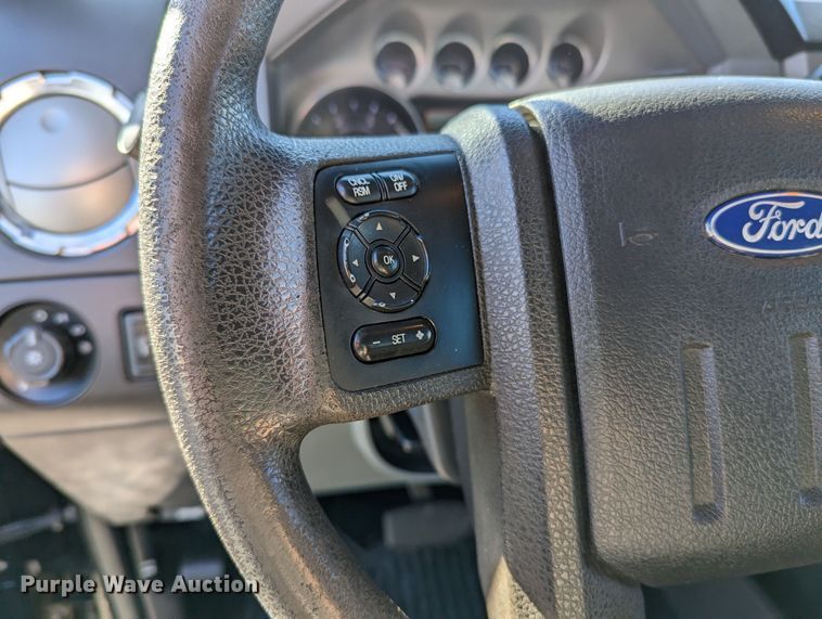 image for item LF9602 2012 Ford  F350 Super Duty XLT  Crew Cab flatbed pickup truck