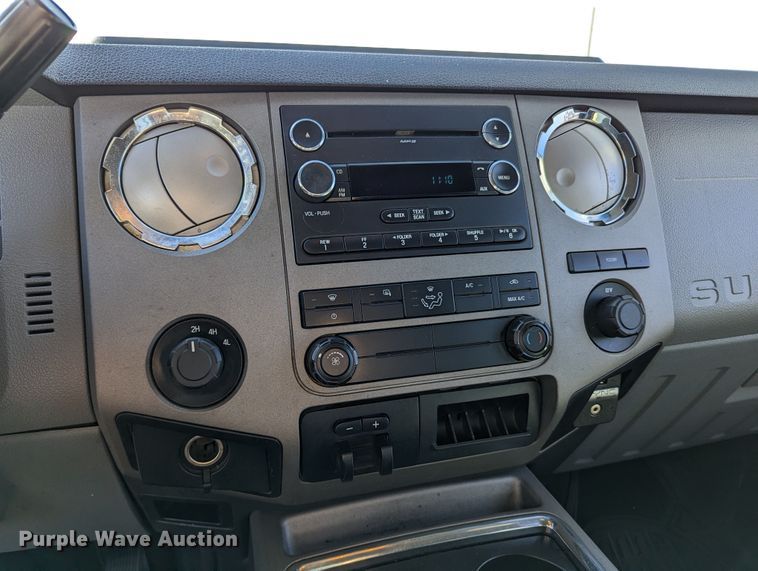 image for item LF9602 2012 Ford  F350 Super Duty XLT  Crew Cab flatbed pickup truck