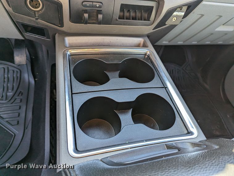 image for item LF9602 2012 Ford  F350 Super Duty XLT  Crew Cab flatbed pickup truck