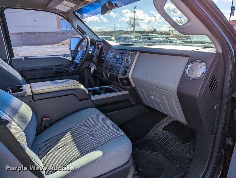 image for item LF9602 2012 Ford  F350 Super Duty XLT  Crew Cab flatbed pickup truck