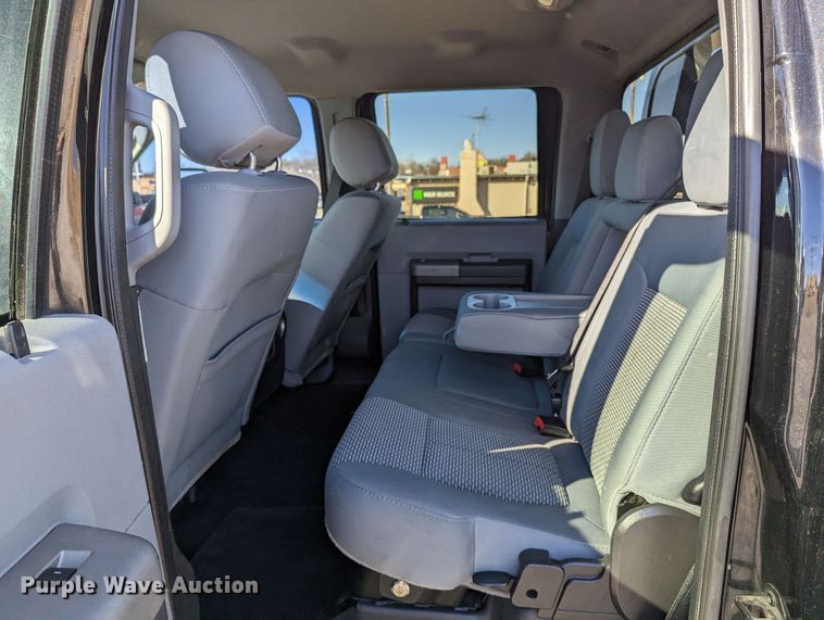 image for item LF9602 2012 Ford  F350 Super Duty XLT  Crew Cab flatbed pickup truck