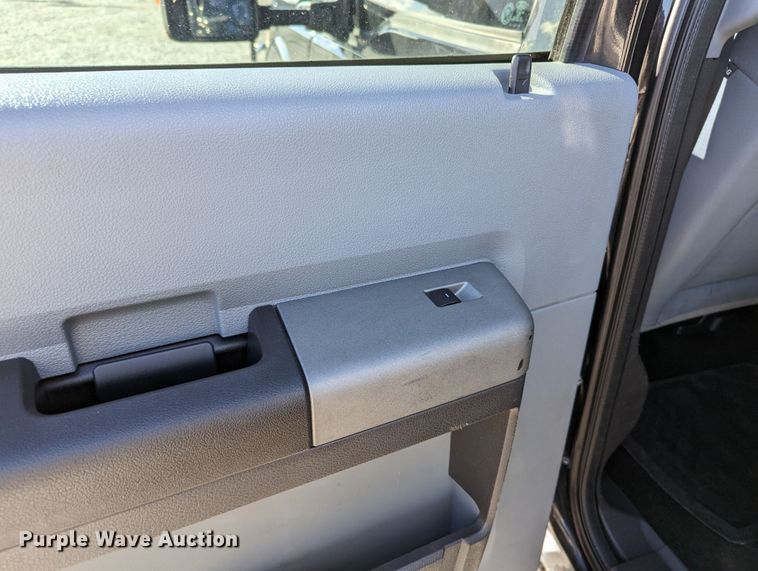 image for item LF9602 2012 Ford  F350 Super Duty XLT  Crew Cab flatbed pickup truck