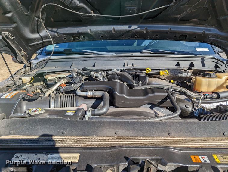 image for item LF9602 2012 Ford  F350 Super Duty XLT  Crew Cab flatbed pickup truck