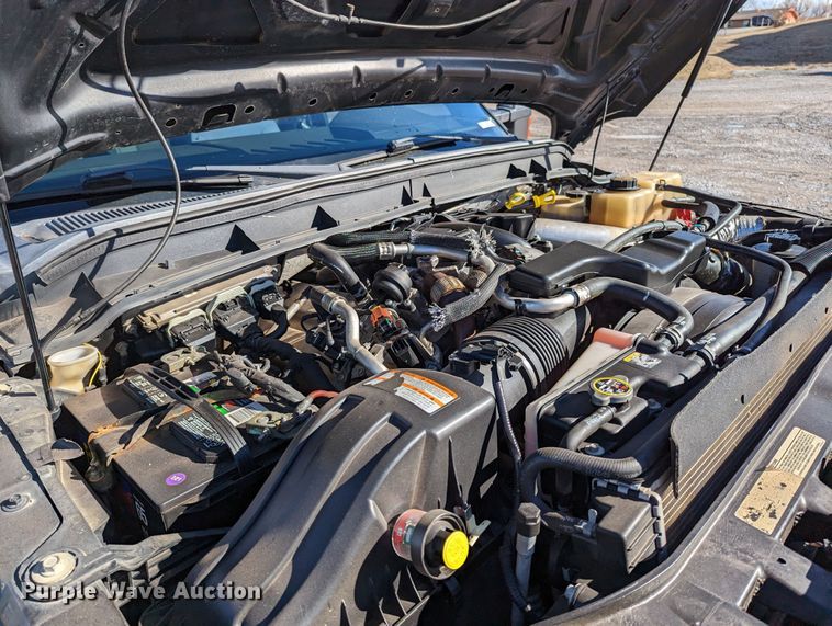 image for item LF9602 2012 Ford  F350 Super Duty XLT  Crew Cab flatbed pickup truck