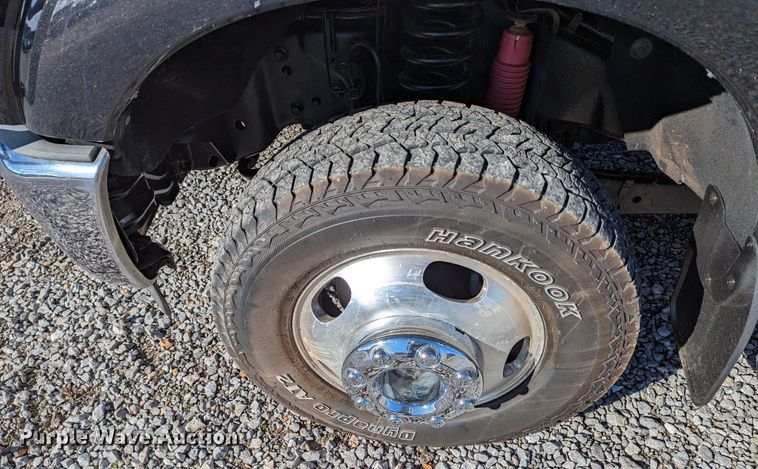 image for item LF9602 2012 Ford  F350 Super Duty XLT  Crew Cab flatbed pickup truck