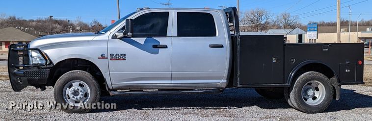 image for item LF9603 2015 Dodge Ram 3500HD  Crew Cab flatbed pickup truck