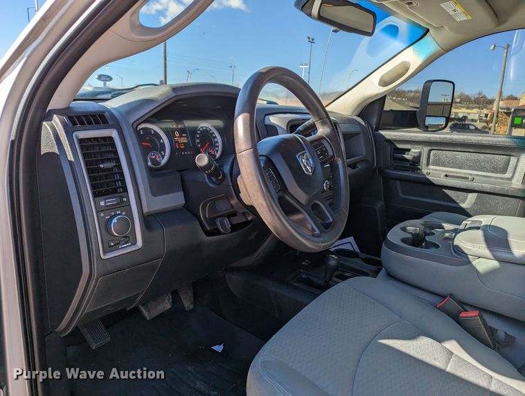 image for item LF9603 2015 Dodge Ram 3500HD  Crew Cab flatbed pickup truck