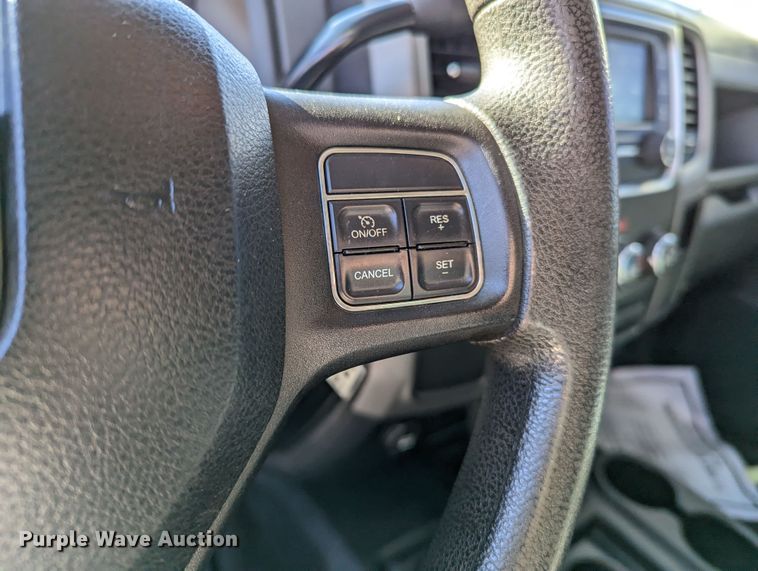 image for item LF9603 2015 Dodge Ram 3500HD  Crew Cab flatbed pickup truck