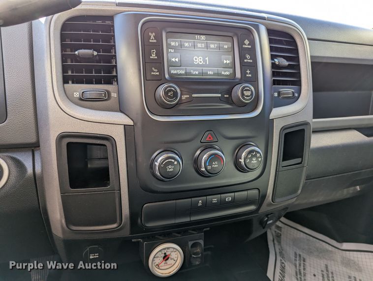 image for item LF9603 2015 Dodge Ram 3500HD  Crew Cab flatbed pickup truck