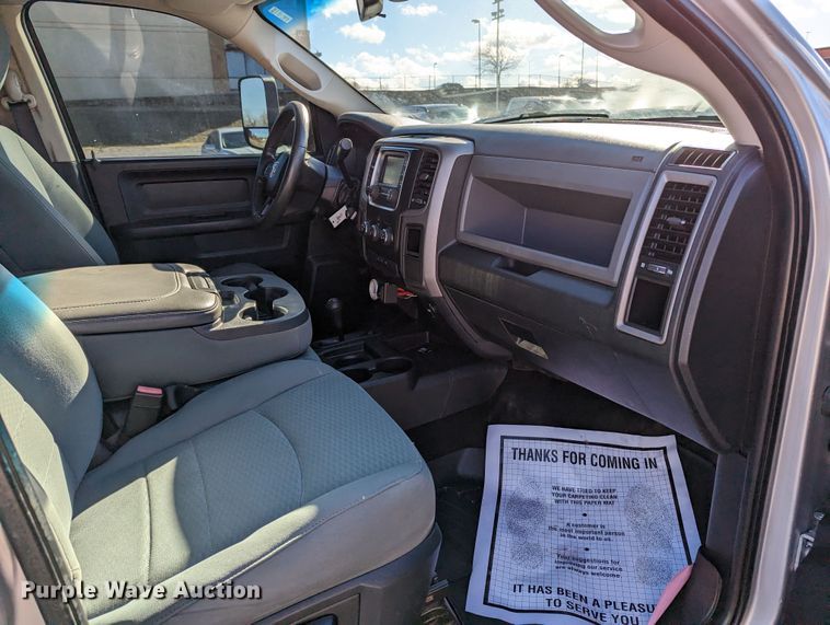 image for item LF9603 2015 Dodge Ram 3500HD  Crew Cab flatbed pickup truck