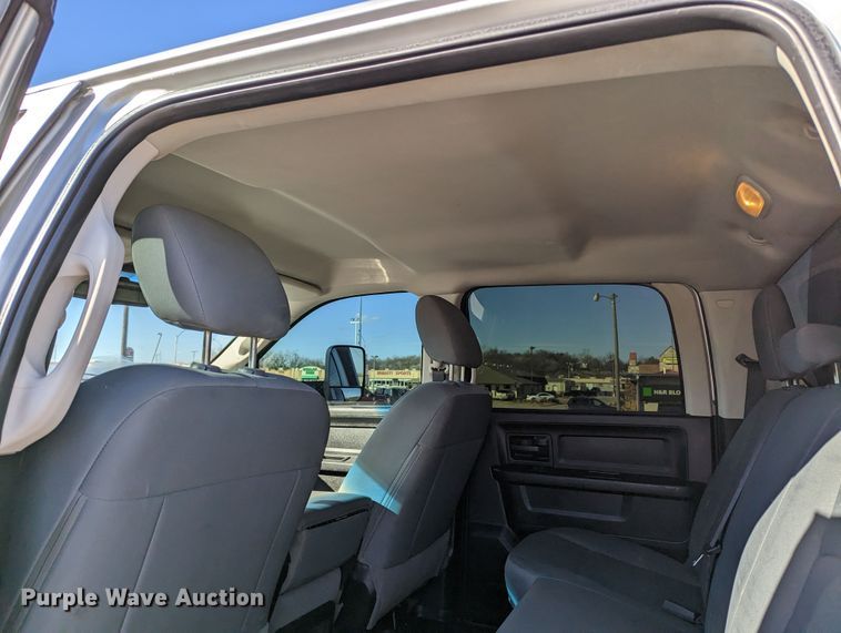 image for item LF9603 2015 Dodge Ram 3500HD  Crew Cab flatbed pickup truck