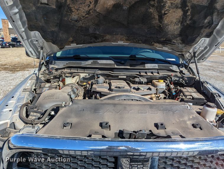 image for item LF9603 2015 Dodge Ram 3500HD  Crew Cab flatbed pickup truck