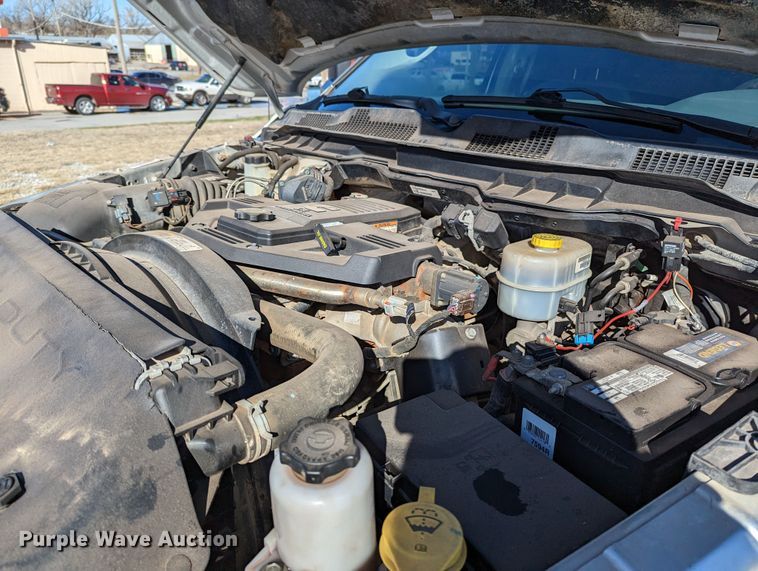 image for item LF9603 2015 Dodge Ram 3500HD  Crew Cab flatbed pickup truck