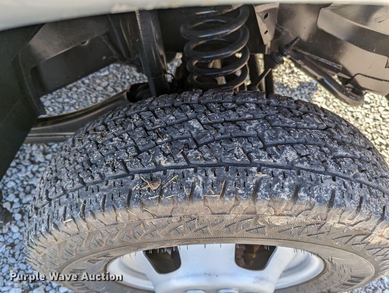 image for item LF9603 2015 Dodge Ram 3500HD  Crew Cab flatbed pickup truck