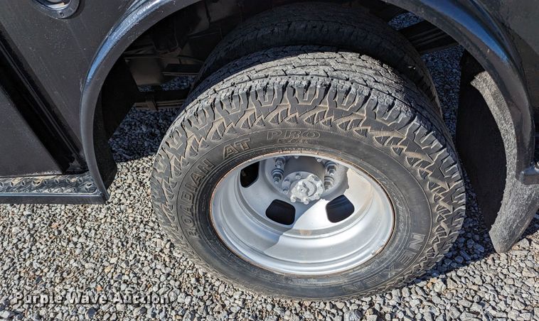 image for item LF9603 2015 Dodge Ram 3500HD  Crew Cab flatbed pickup truck