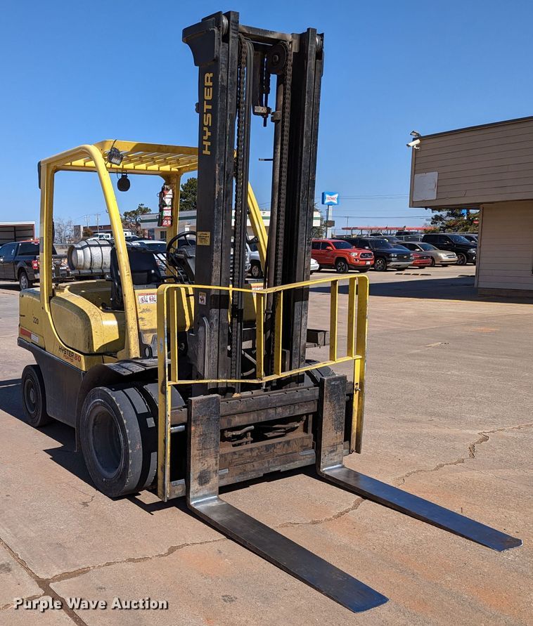 image for item LF9631 2015 Hyster 80  forklift