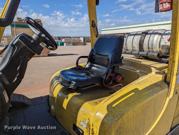 image for item LF9631 2015 Hyster 80  forklift