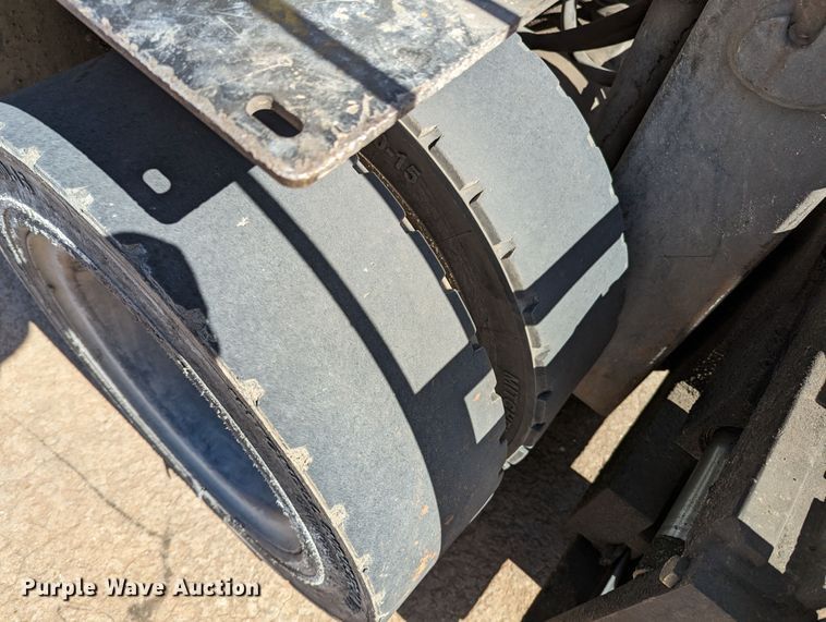 image for item LF9631 2015 Hyster 80  forklift