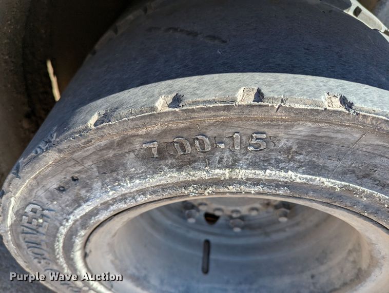 image for item LF9631 2015 Hyster 80  forklift