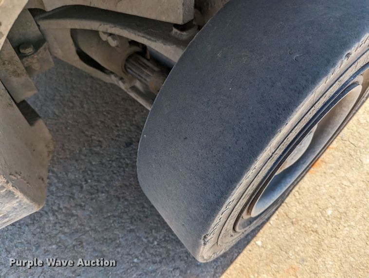 image for item LF9631 2015 Hyster 80  forklift