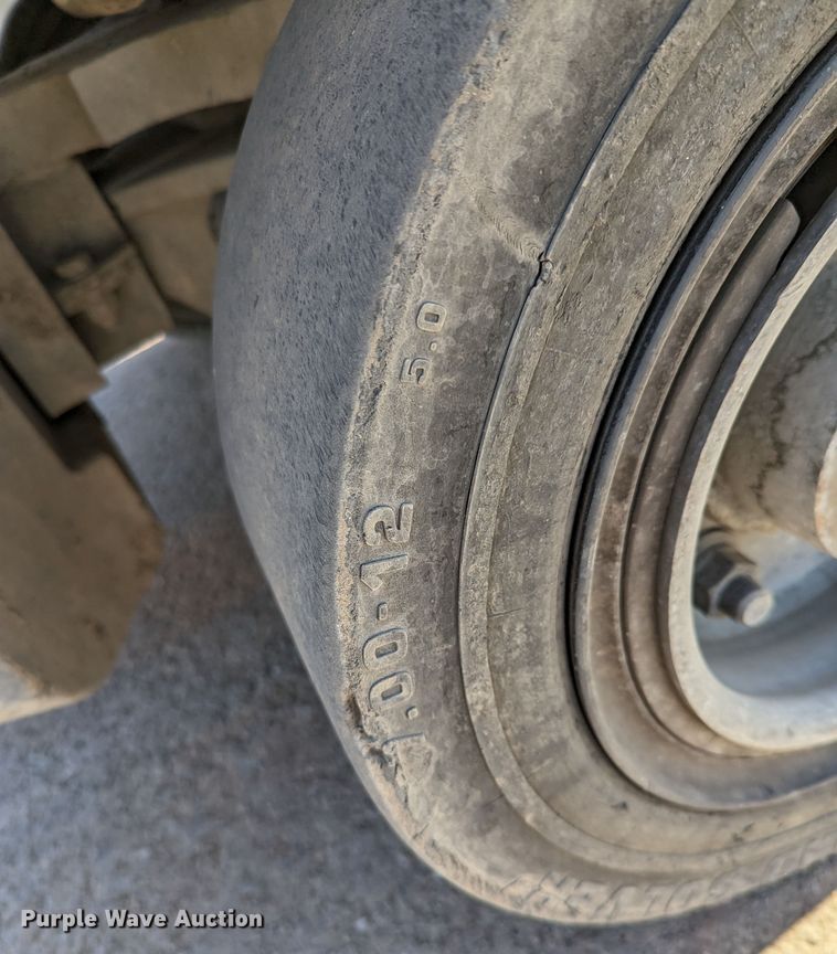 image for item LF9631 2015 Hyster 80  forklift