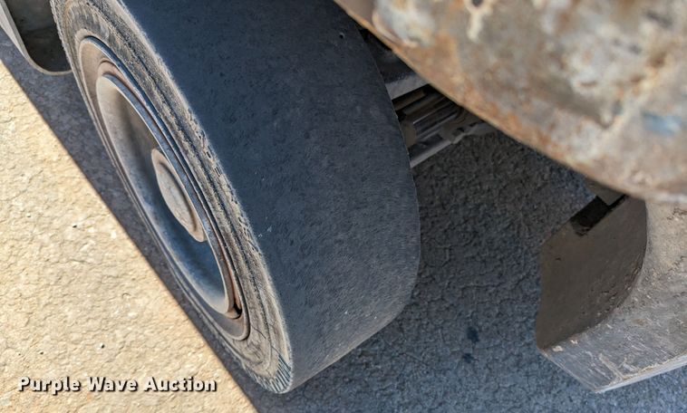 image for item LF9631 2015 Hyster 80  forklift