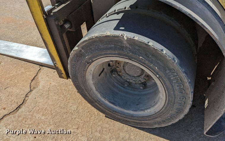 image for item LF9631 2015 Hyster 80  forklift