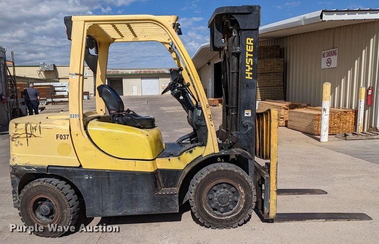 image for item LF9632 Hyster  forklift