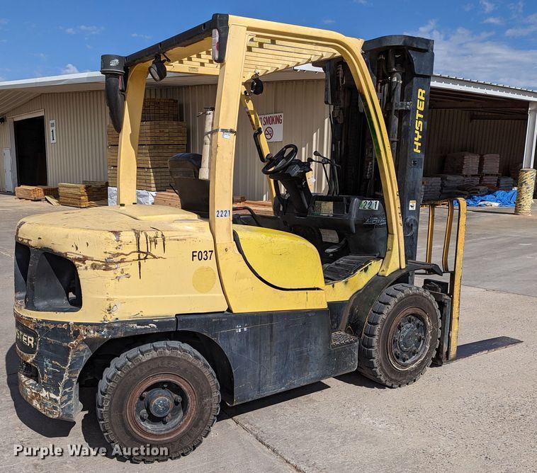image for item LF9632 Hyster  forklift