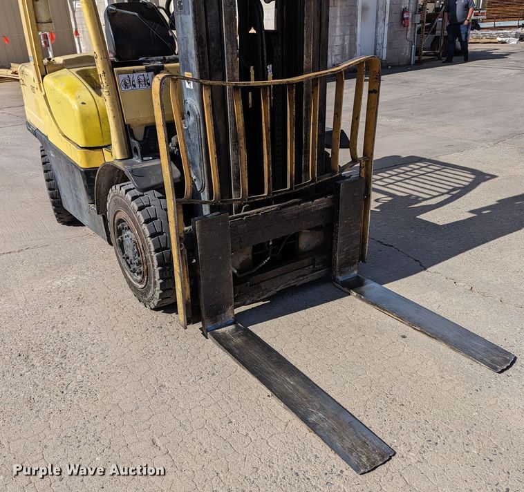 image for item LF9632 Hyster  forklift